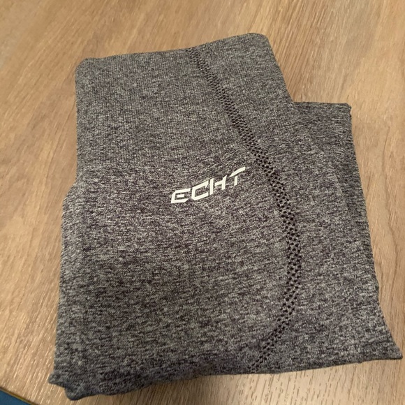 Echt Arise Seamless in Charcoal - Picture 3 of 5